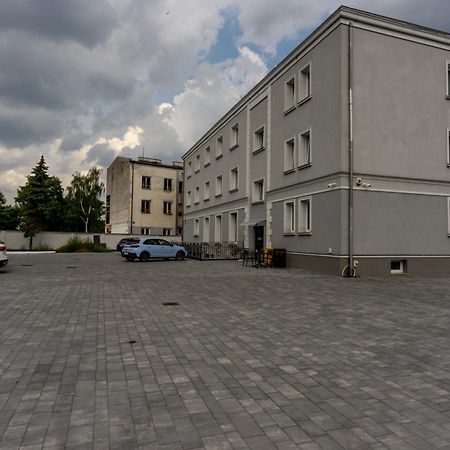 Sleep&Fly Okecie Warsaw Airport Bed & Breakfast Exterior foto