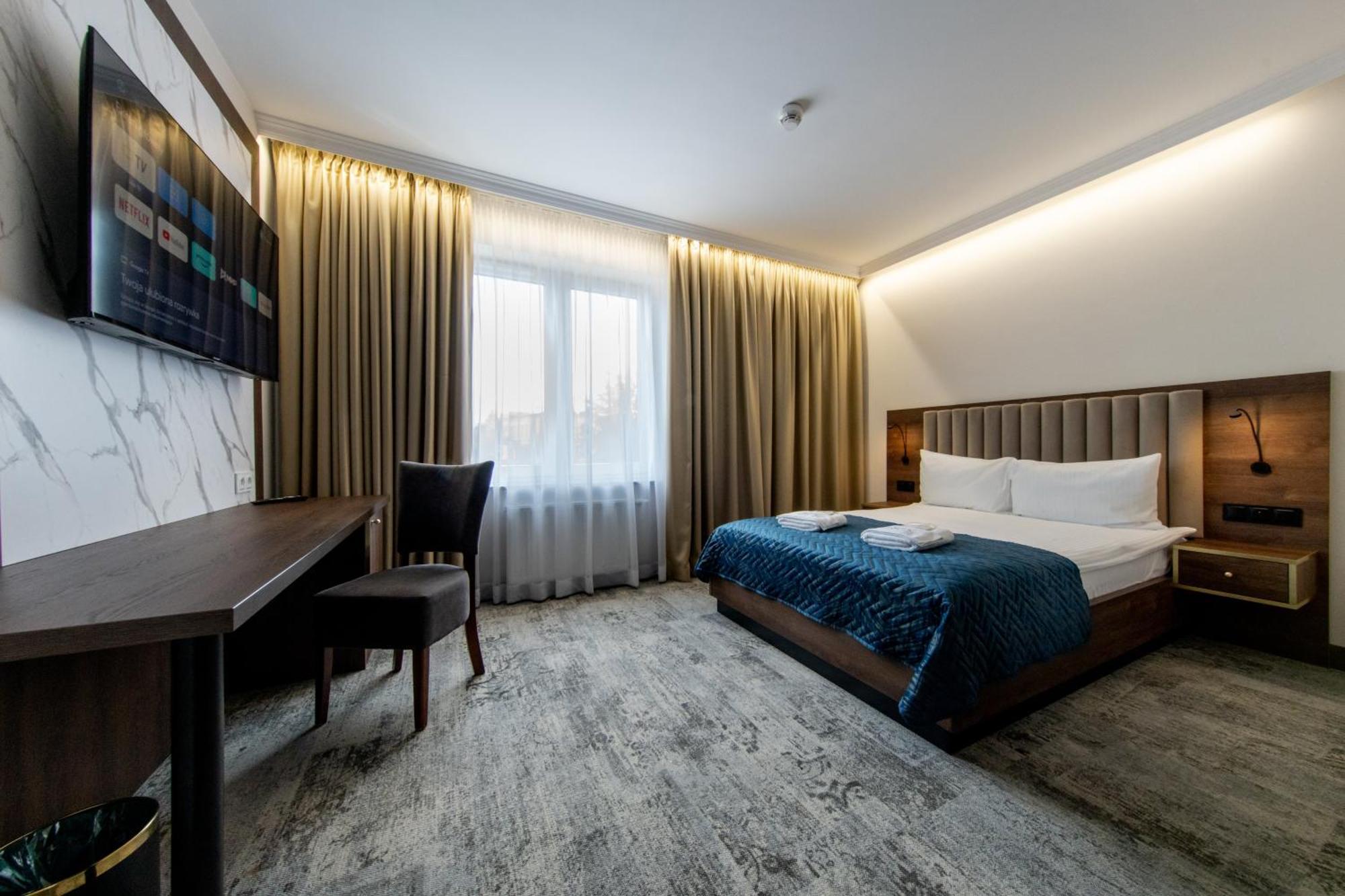 Sleep&Fly Okecie Warsaw Airport Bed & Breakfast Exterior foto