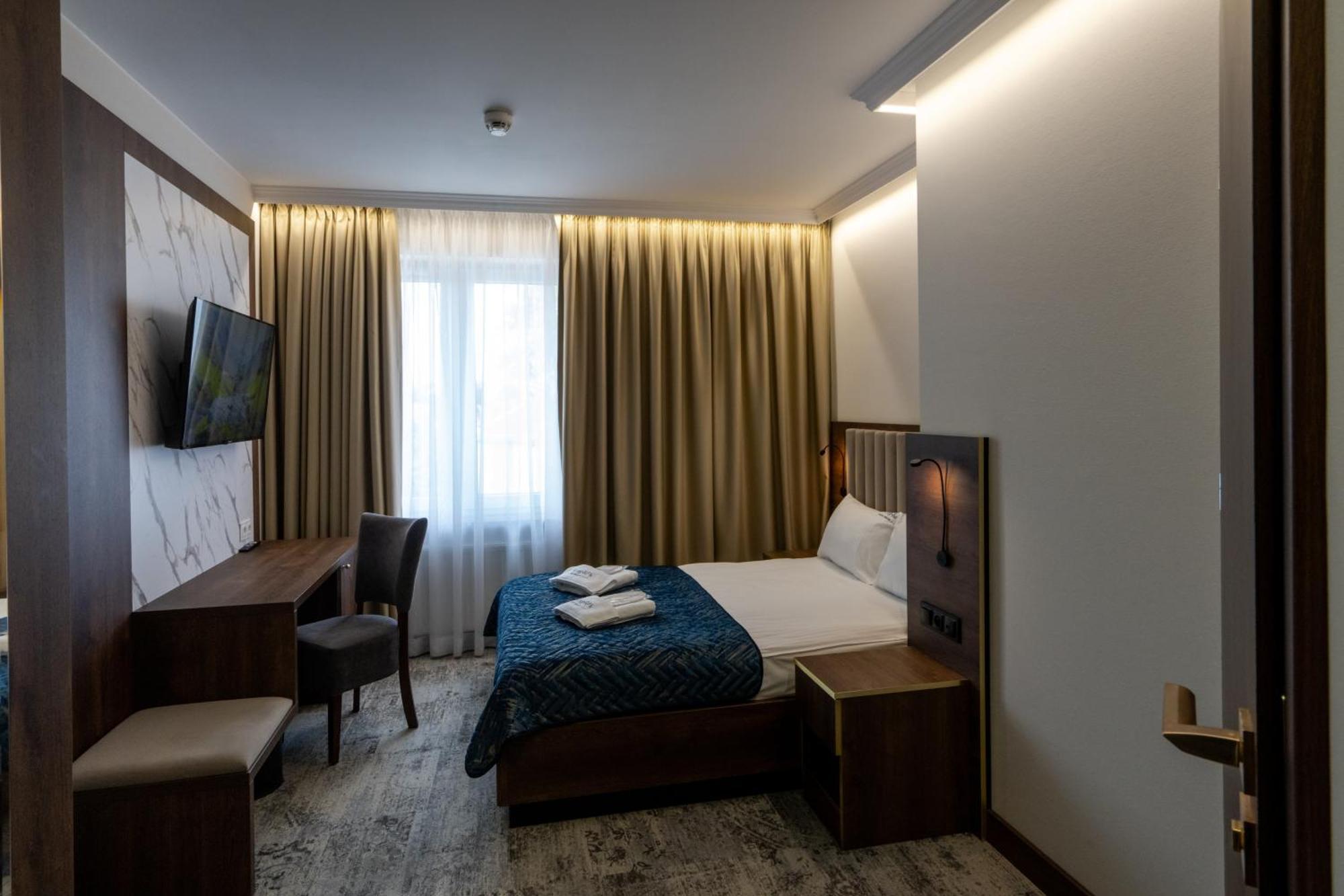 Sleep&Fly Okecie Warsaw Airport Bed & Breakfast Exterior foto